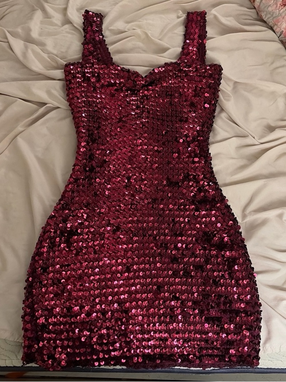 Women's Burgundy Sequin Bodycon Dress